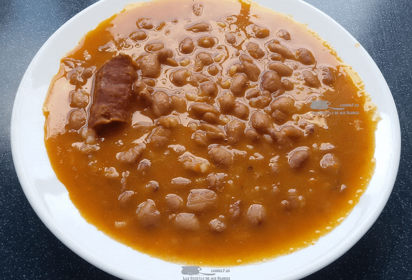 Judías pintas con arroz y chorizo
